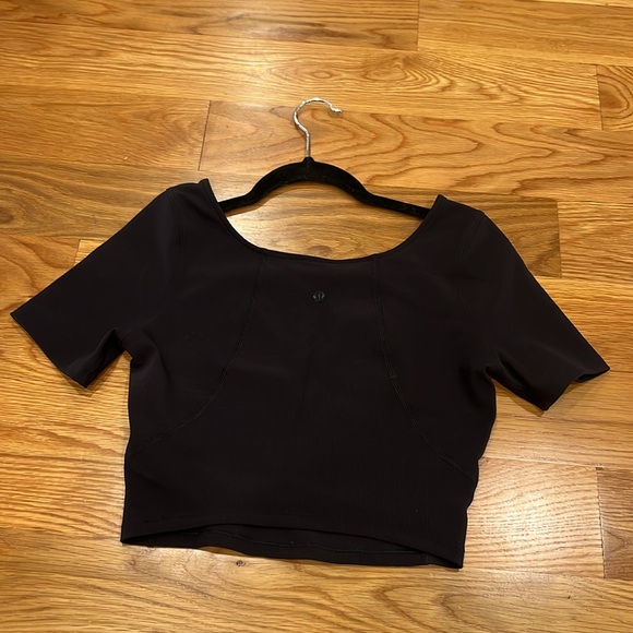 Lululemon Ribbed Contoured V-Neck Yoga Short Sleeve - Picture 4 of 4